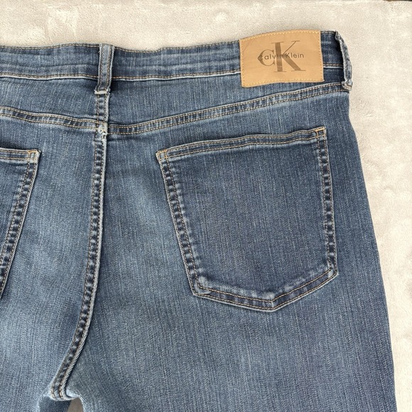 Calvin Klein Men's Slim Fit Jeans Stretch Blue 38x32 (Fits 38x30.5) Medium Wash - Picture 3 of 16